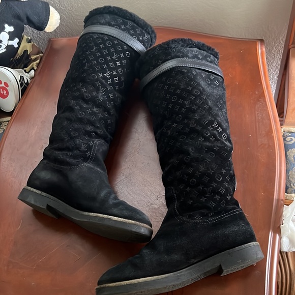 LOUIS VUITTON winter boots - Picture 7 of 9